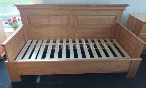 Dřevěná jednolůžková postel 95*210